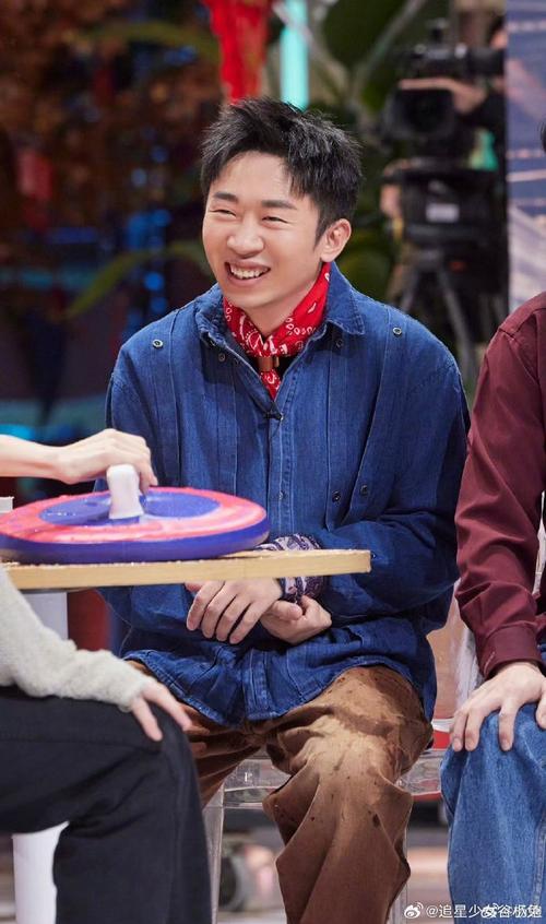 杨迪表情包大全：超全爆笑表情包合集，让你笑到肚子疼！
